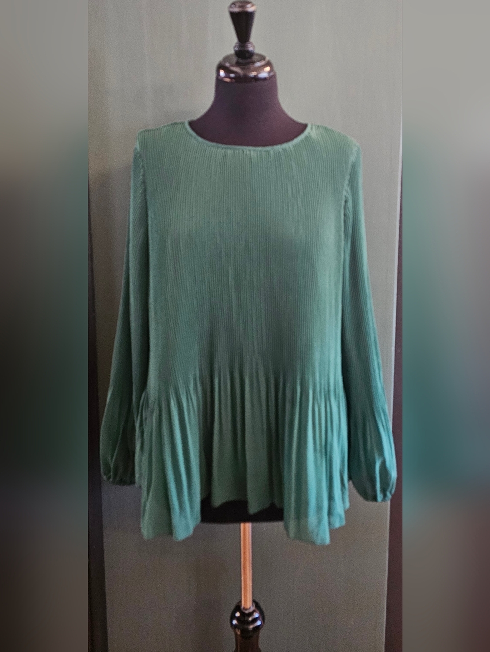 Ricki's Pleated Long-Sleeve Green Blouse